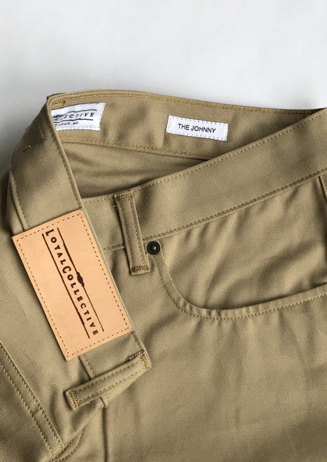 The Johnny in Sand Chino Twill